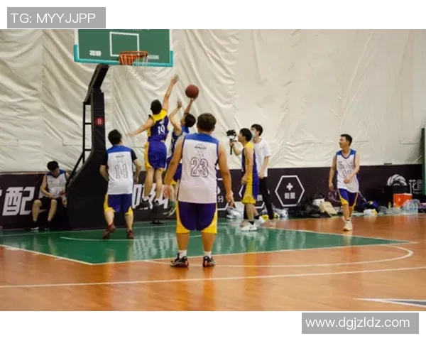 深圳篮球队在奥运会上的速度表现引发热议展现出强大竞争力与团队协作精神